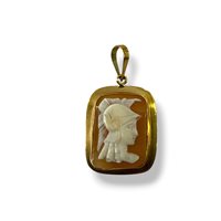 Pendant Mandile 1922 Woman Cammei  in Gold Conchiglia 1MPEN4